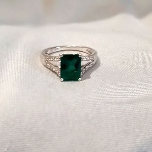 Emerald diamond ring size 5